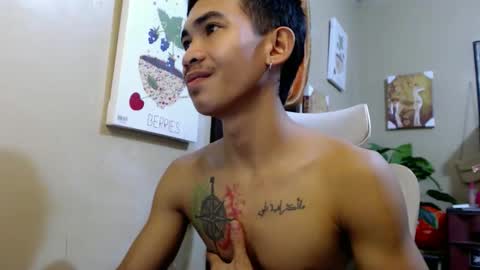 Snapshot of kingscock18 chatting on 10-08-25, 04:32 ALVIN online show from 10-08-25, 04:32