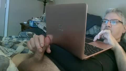 Snapshot of kingtongue10 chatting on 01-01-25, 04:50 kingtongue10 online show from 01-01-25, 04:50