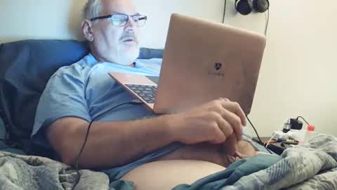 Snapshot of kingtongue10 chatting on 10-04-25, 11:41 kingtongue10 online show from 10-04-25, 11:41