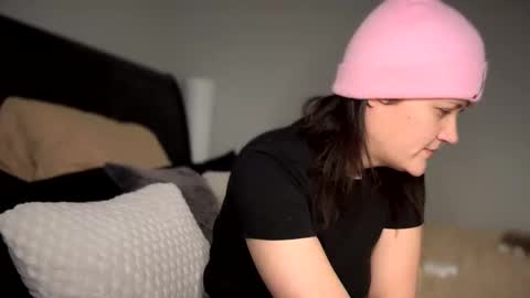 Snapshot of kinkbitch25 chatting on 01-21-25, 06:23 Kinkbitch online show from 01-21-25, 06:23