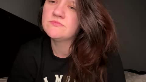 Snapshot of kinkbitch25 chatting on 02-14-26, 06:21 Kinkbitch online show from 02-14-26, 06:21