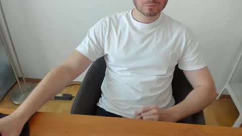 Snapshot of kinksubbydubby chatting on 09-19-25, 04:18 kinksubbydubby online show from 09-19-25, 04:18