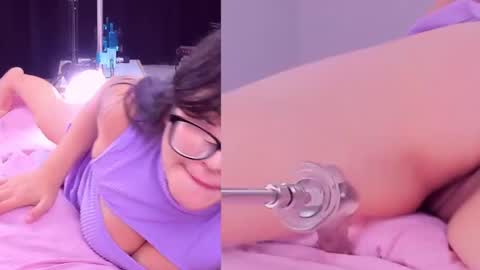 Snapshot of kinky_cloe chatting on 02-08-25, 01:54 Kinky online show from 02-08-25, 01:54