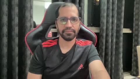 kinky_one1 online show from 07-18-26, 08:45
