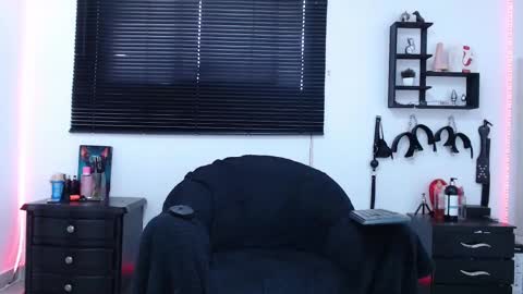 Snapshot of kinkyallisonsub chatting on 02-10-25, 02:48 Allison Diego online show from 02-10-25, 02:48