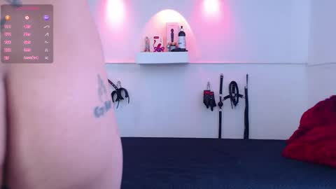 Snapshot of kinkyallisonsub chatting on 09-23-25, 05:38 Allison Diego online show from 09-23-25, 05:38