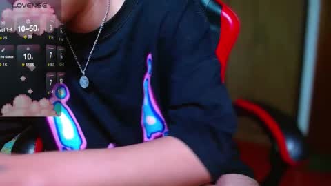 Snapshot of kinkybabies_ chatting on 10-12-25, 03:16 Mercury online show from 10-12-25, 03:16