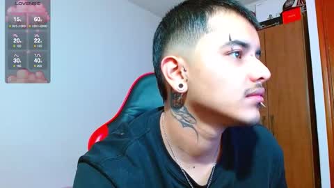 Snapshot of kinkybabies_ chatting on 02-12-26, 08:09 Mercury online show from 02-12-26, 08:09