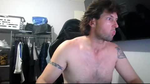 Snapshot of kinkybinerd chatting on 01-31-25, 07:08 Horny Bloomy online show from 01-31-25, 07:08