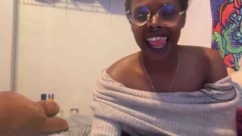 Snapshot of kinkycoupleinteracial chatting on 06-28-26, 12:27 interracialfacial online show from 06-28-26, 12:27