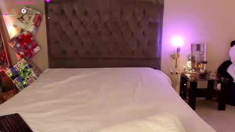 Jenny online show from 12-20-25, 05:14