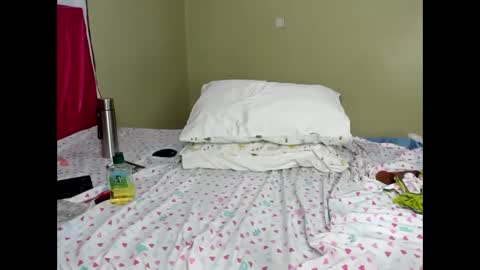 Snapshot of kinkylyla chatting on 02-18-25, 12:48 Kinky online show from 02-18-25, 12:48