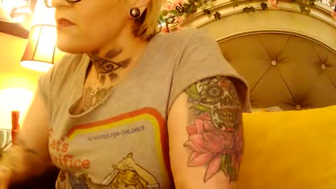 Snapshot of kinkypinkyplay2 chatting on 12-22-25, 05:26 Kinky Pinky online show from 12-22-25, 05:26