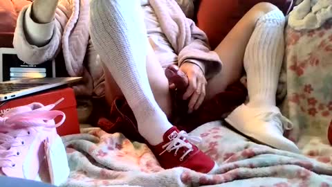 Snapshot of kinkysneakergirl chatting on 10-29-25, 02:30 KinkySneakerGirl online show from 10-29-25, 02:30