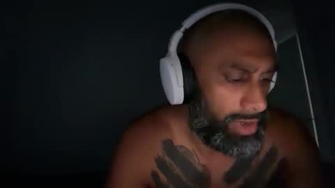 kinky black guy just letting it slide online show from 03-16-26, 01:33