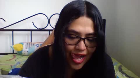 Snapshot of kion_and_valu chatting on 10-08-25, 05:43 kion_and_valu online show from 10-08-25, 05:43