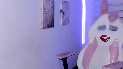 Snapshot of kir_ely chatting on 06-11-26, 12:32 kir_ely online show from 06-11-26, 12:32