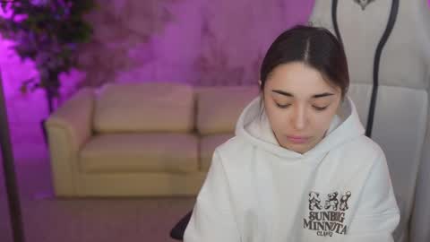 Snapshot of kira0541 chatting on 02-25-25, 08:03 Sweet girls online show from 02-25-25, 08:03