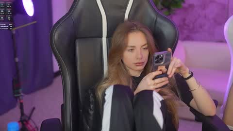 Snapshot of kira0541 chatting on 02-28-25, 08:07 Sweet girls online show from 02-28-25, 08:07