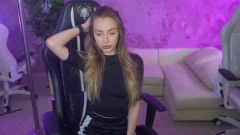 Snapshot of kira0541 chatting on 03-01-25, 02:15 Sweet girls online show from 03-01-25, 02:15