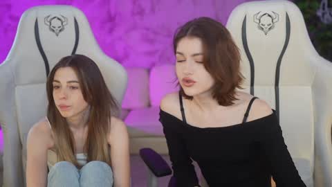 Snapshot of kira0541 chatting on 03-06-25, 08:05 Sweet girls online show from 03-06-25, 08:05