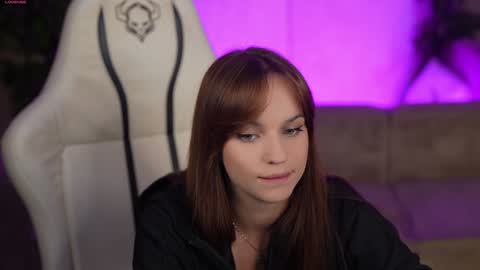 Snapshot of kira0541 chatting on 09-18-25, 10:17 Sweet girls online show from 09-18-25, 10:17