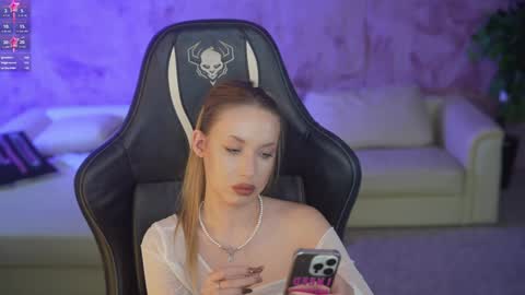 Snapshot of kira0541 chatting on 10-12-25, 12:15 Sweet girls online show from 10-12-25, 12:15