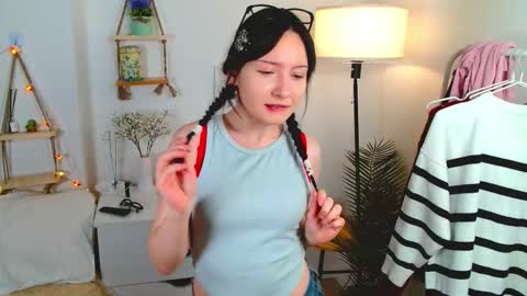 Snapshot of kira2kiss chatting on 11-07-25, 07:47 Kira online show from 11-07-25, 07:47