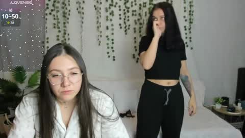 kira_and_krisi online show from 05-02-26, 12:10