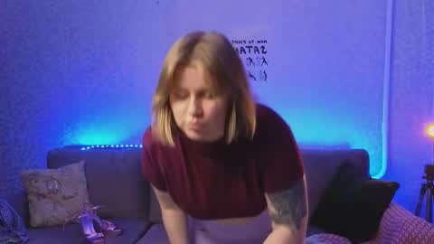 Snapshot of kira_citro chatting on 01-10-25, 12:17 Kira  NEXT STREAM December 4 5pm CET  11am EST online show from 01-10-25, 12:17