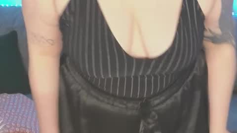 Snapshot of kira_citro chatting on 01-17-25, 11:40 Kira  NEXT STREAM December 4 5pm CET  11am EST online show from 01-17-25, 11:40