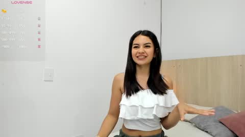 Snapshot of kira_dubois chatting on 05-13-26, 11:29 Kira online show from 05-13-26, 11:29