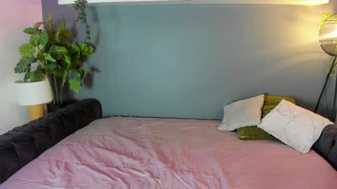 kira_exe online show from 02-18-26, 12:01