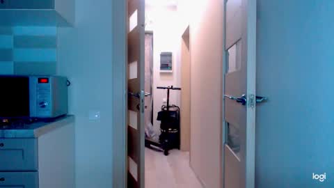 Kira online show from 11-27-25, 08:38