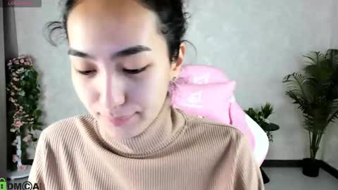 Aura online show from 10-15-25, 03:06