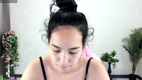 Aura online show from 10-22-25, 02:56