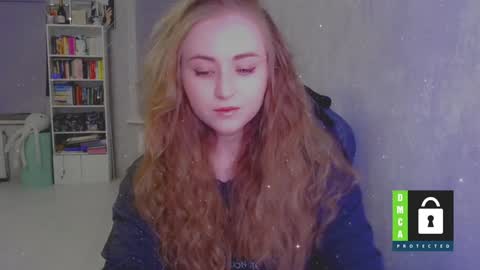 Snapshot of kira_love_sleep chatting on 02-04-25, 04:50 you know thumb up me please its important online show from 02-04-25, 04:50