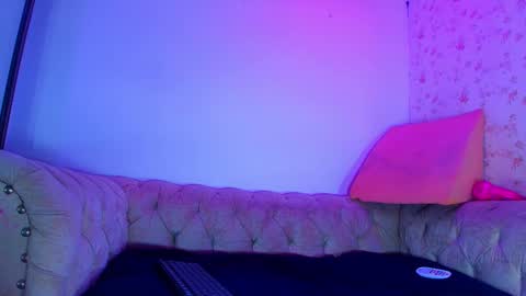 kira online show from 09-23-25, 11:57