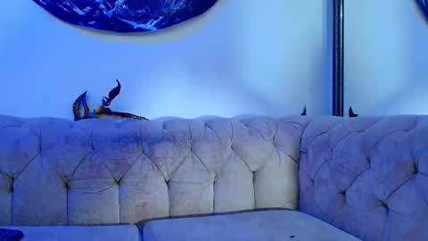 kira online show from 11-05-25, 11:54