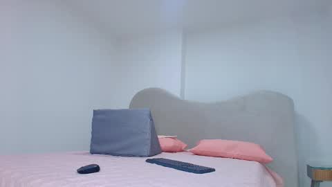 kira online show from 11-26-25, 11:55