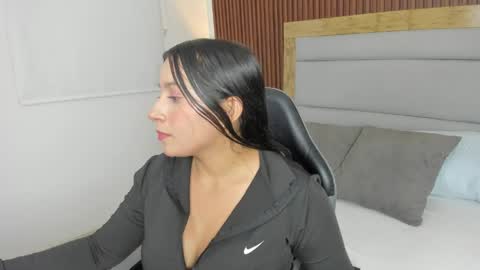 Snapshot of kira_relish chatting on 03-30-26, 02:40 K I R A online show from 03-30-26, 02:40