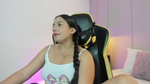 K I R A online show from 05-09-26, 12:43