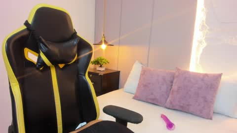 K I R A online show from 05-15-26, 11:06