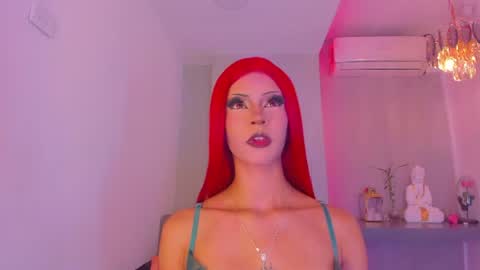Kira  online show from 06-24-26, 11:37