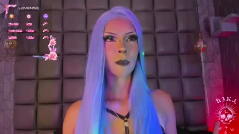 Kira  online show from 07-12-26, 05:31