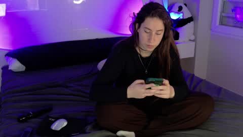 Kira online show from 03-11-26, 08:42