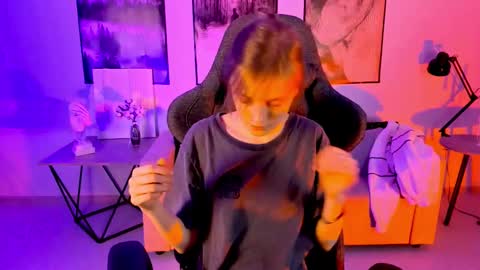 Snapshot of kiramontoyaa chatting on 02-27-25, 02:32 Kira online show from 02-27-25, 02:32