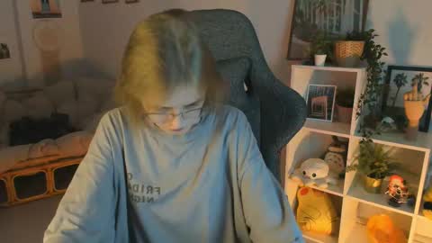 Snapshot of kiramontoyaa chatting on 03-02-25, 08:50 Kira online show from 03-02-25, 08:50