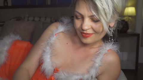 Snapshot of kirasunny chatting on 12-25-24, 09:11 kirasunny online show from 12-25-24, 09:11