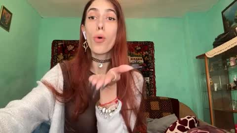 Snapshot of kirbykrell chatting on 04-09-26, 11:37 Marry online show from 04-09-26, 11:37